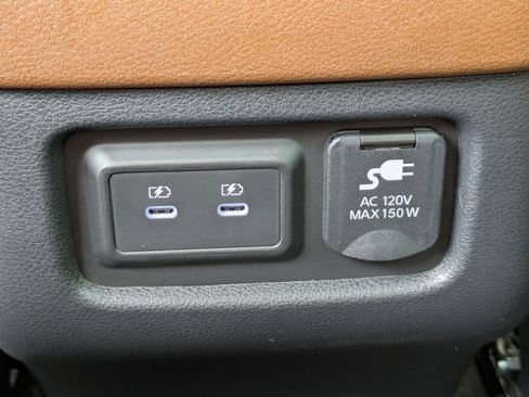 New 2026 Nissan Pathfinder Platinum image 17