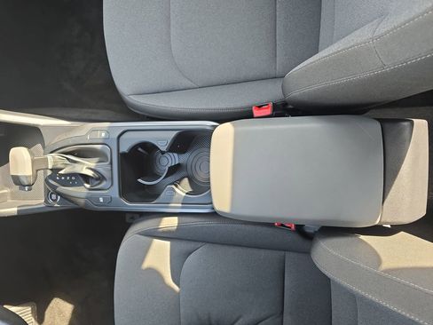 Used 2025 Kia K4 LXS image 25