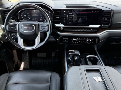 Used 2022 GMC Sierra 1500 Elevation w/ Elevation Premium Package image 10