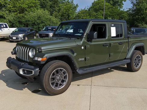 Used 2022 Jeep Gladiator Overland w/ Dual Top Group AWD/4WD image 7