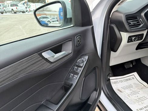 Used 2025 Ford Escape Platinum image 37
