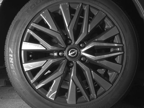 Used 2025 Nissan Altima 2.5 SV FWD image 18