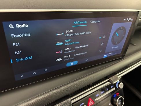 Used 2025 Hyundai Santa Cruz SEL image 25