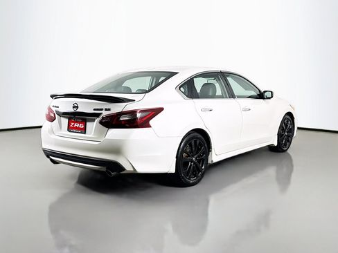 Used 2018 Nissan Altima 2.5 SR w/ SR Midnight Edition FWD image 5