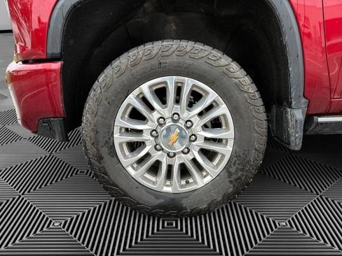 Used 2022 Chevrolet Silverado 2500 High Country w/ Safety Package II AWD/4WD image 9