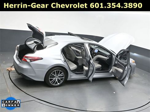 Used 2022 Toyota Camry XLE image 49