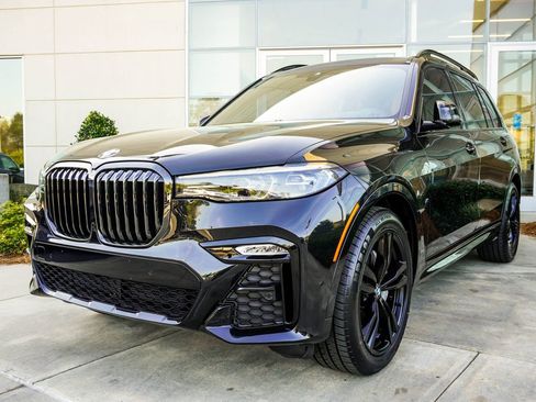 Used 2022 BMW X7 xDrive40i w/ M Sport Package image 8