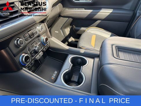 Used 2023 GMC Yukon AT4 w/ AT4 Premium Package AWD/4WD image 29