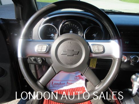 Used 2004 Chevrolet SSR w/ Preferred Equipment Group RWD image 11