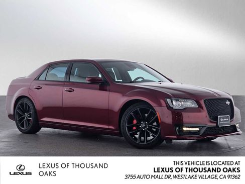 Used 2023 Chrysler 300 C image 1