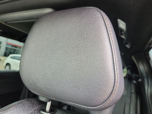 Used 2025 Toyota Sienna Platinum FWD image 11