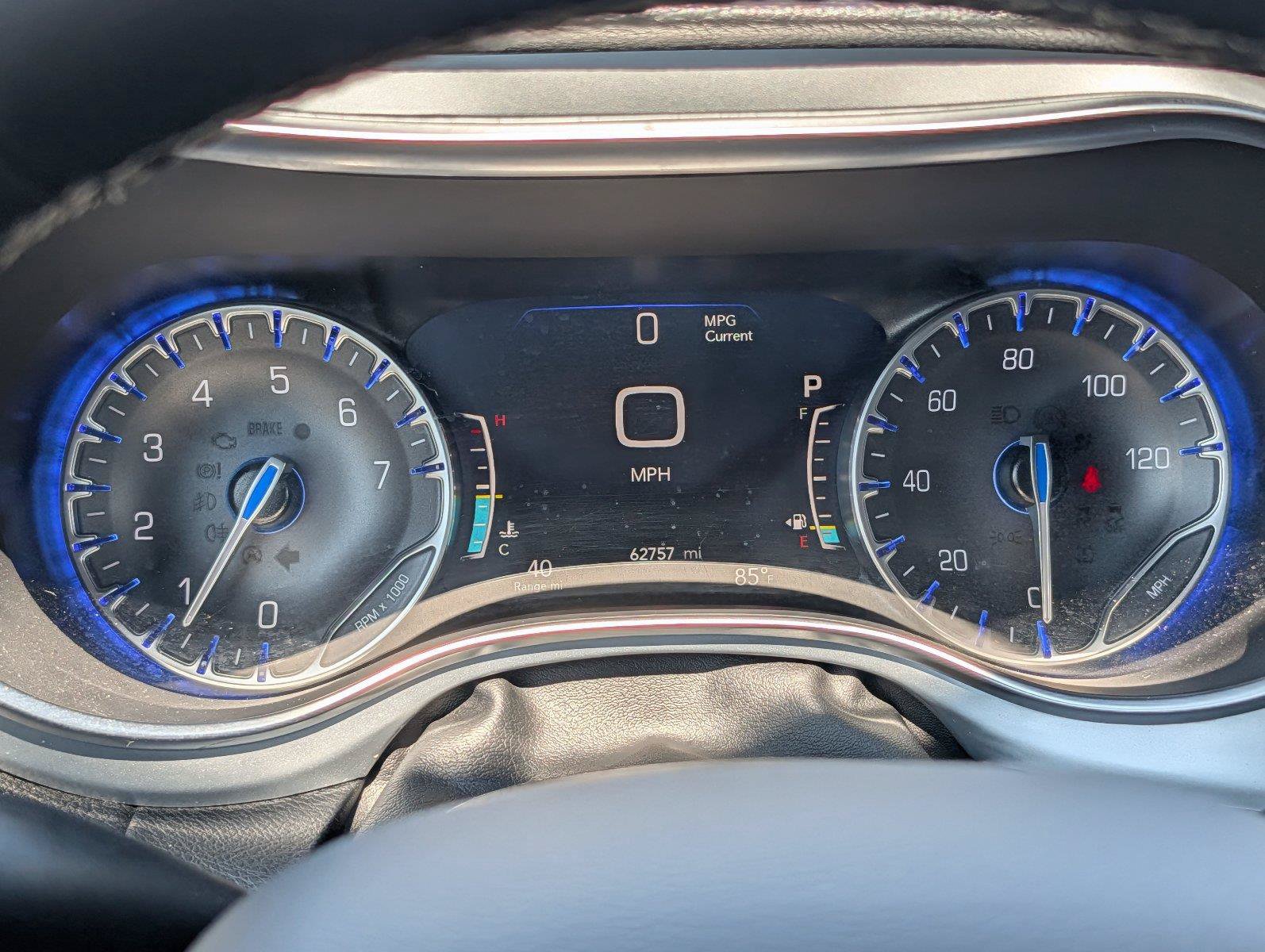 Used 2025 Chrysler Pacifica Limited FWD image 23