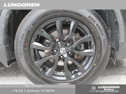 Used 2018 Nissan Rogue SV AWD/4WD image 32