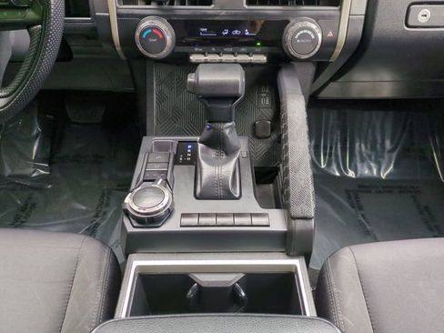 Used 2024 Toyota Tacoma SR5 AWD/4WD image 19