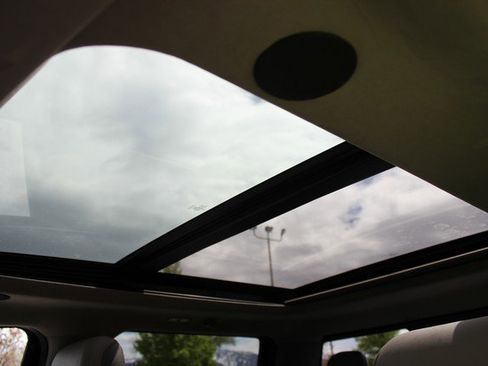 Used 2025 Ford F350 Platinum w/ Platinum Plus Package image 16