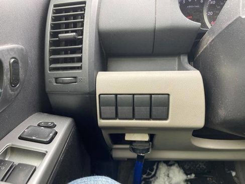 Used 2010 MAZDA MAZDA5 Touring image 35