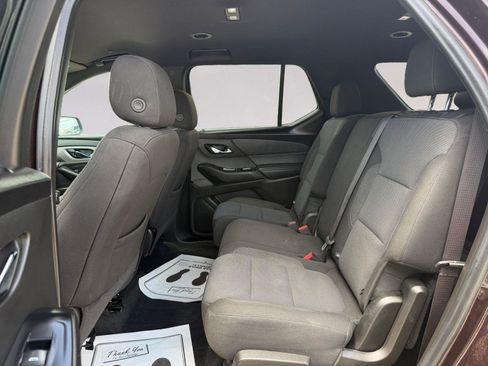 Used 2023 Chevrolet Traverse LT FWD image 13
