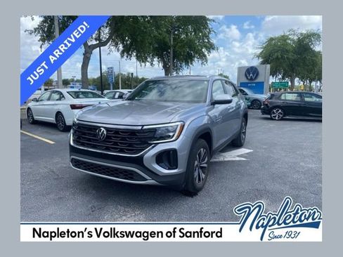 Used 2024 Volkswagen Atlas Cross Sport SE FWD image 1