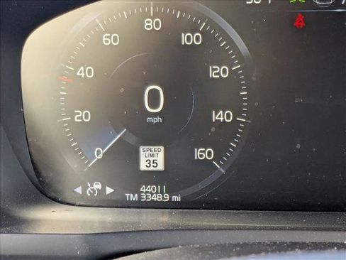 Used 2020 Volvo XC90 T5 Momentum w/ Protection Package Premier image 10