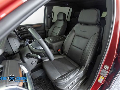 Used 2025 GMC Yukon XL Denali w/ Sun & Power Step Package AWD/4WD image 22