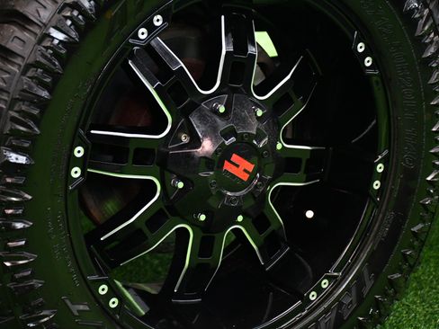 Used 2014 Chevrolet Silverado 2500 LTZ w/ LTZ Plus Package image 9