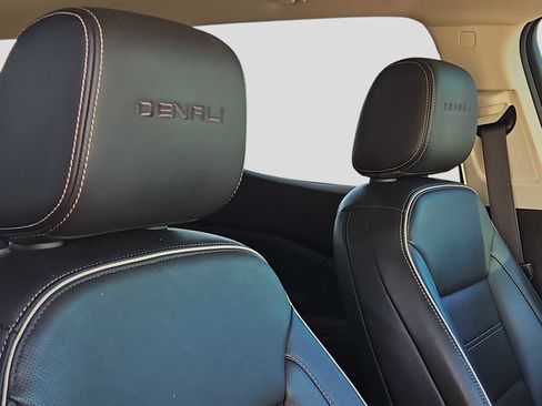 Used 2023 GMC Acadia Denali w/ Denali Technology Package image 18