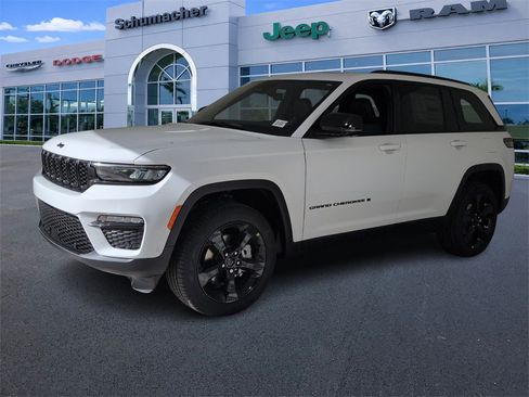 New 2025 Jeep Grand Cherokee Limited w/ Luxury Tech Group II image 4