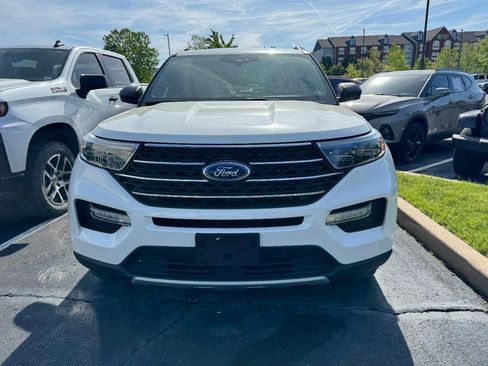 Used 2020 Ford Explorer XLT w/ Equipment Group 202A image 3
