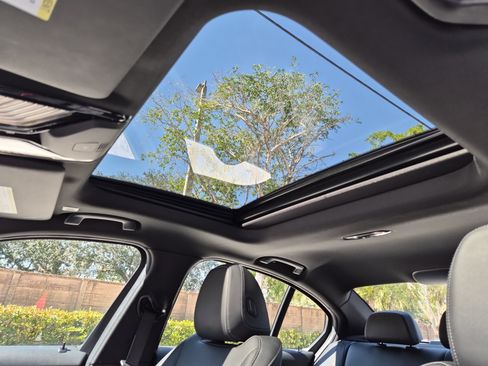 Used 2024 BMW 330i Sedan image 21