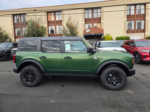 New 2025 Ford Bronco Big Bend w/ Black Diamond Package image 4