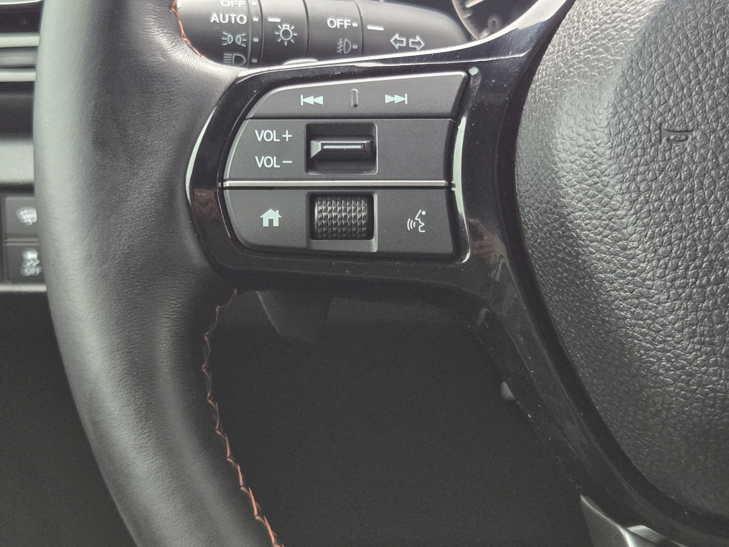 Certified 2025 Honda Pilot TrailSport image 24