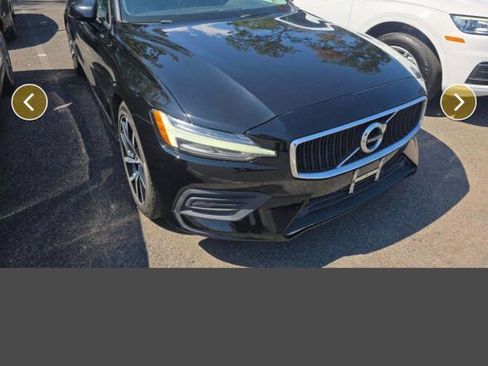 Used 2020 Volvo S60 T5 Momentum w/ Protection Package Premier FWD image 5