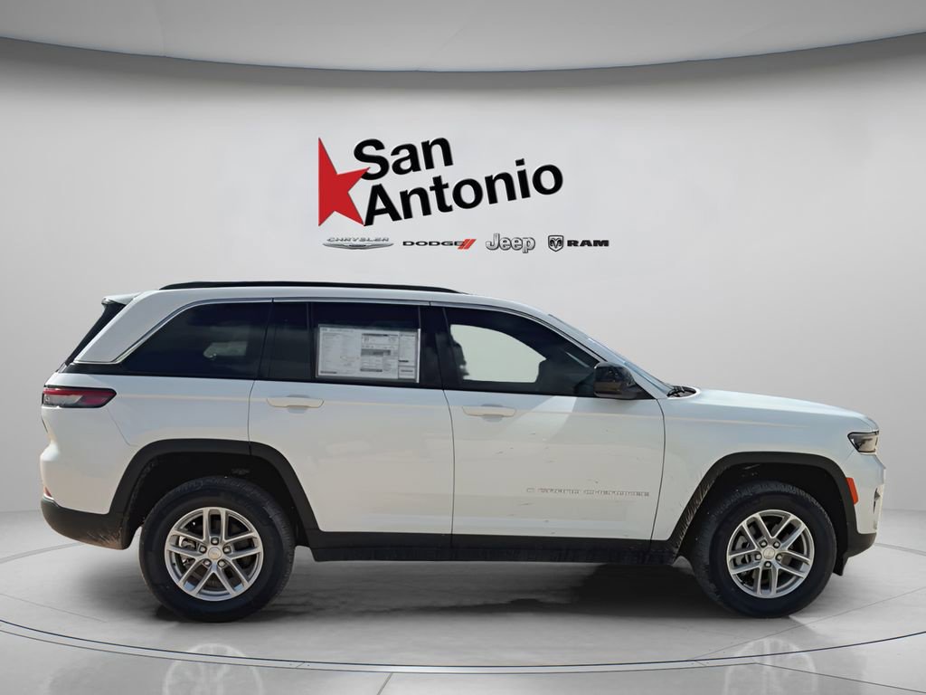 New 2025 Jeep Grand Cherokee Laredo X w/ Luxury Tech Group I RWD image 17