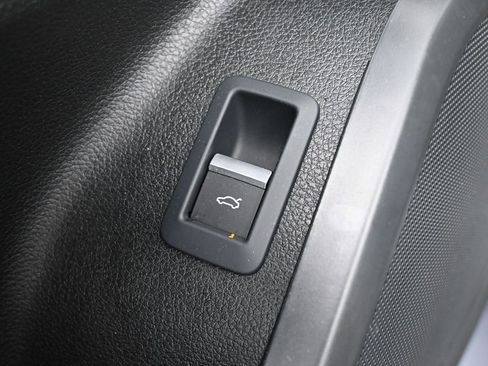 Used 2025 Audi Q5 2.0T Premium image 30