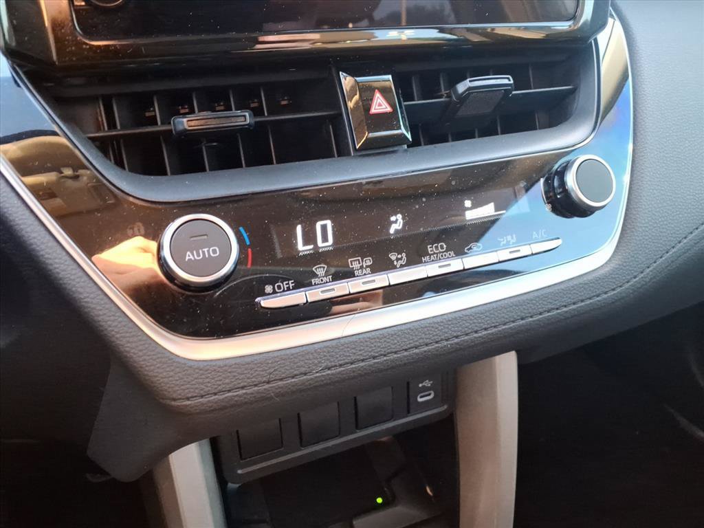Used 2025 Toyota Corolla Cross LE FWD image 25