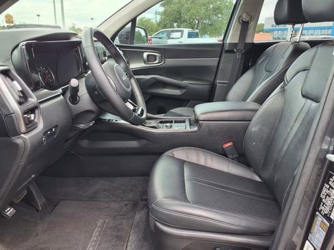 Used 2022 Kia Sorento S FWD image 18