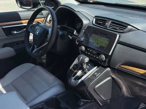 Used 2018 Honda CR-V Touring image 10
