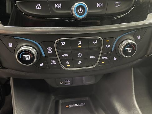 Used 2023 Chevrolet Traverse Premier AWD/4WD image 13