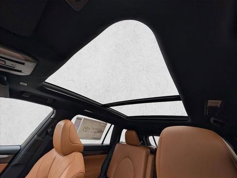 New 2025 Toyota Highlander Platinum image 29