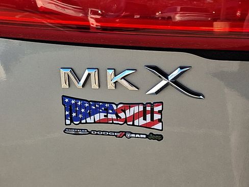 Used 2016 Lincoln MKX Premiere image 17