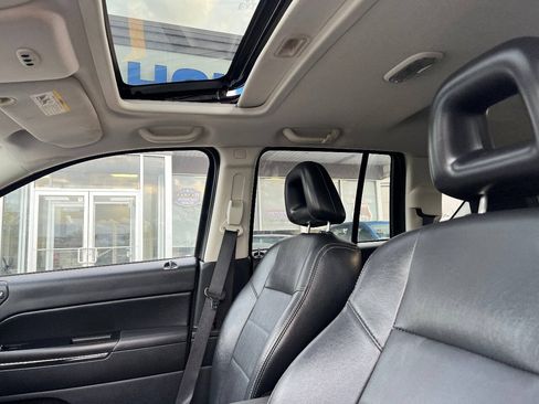 Used 2009 Jeep Compass Limited w/ Sun/Sound Group FWD image 18