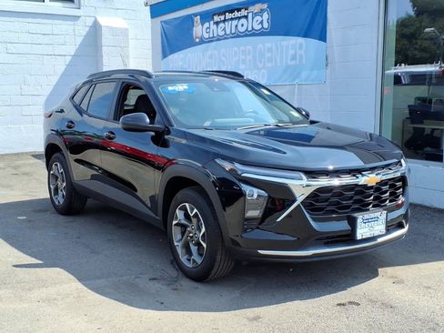 Used 2026 Chevrolet Trax LT w/ LT Convenience Package FWD image 1