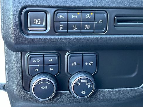 Used 2022 Chevrolet Tahoe Z71 w/ Luxury Package image 10