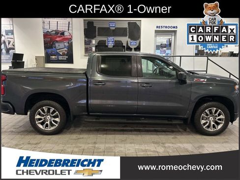 Certified 2022 Chevrolet Silverado 1500 RST image 2