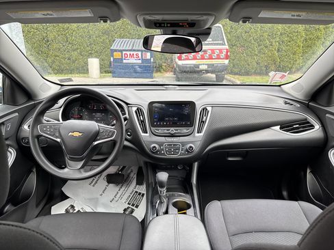 Used 2025 Chevrolet Malibu LT FWD image 15