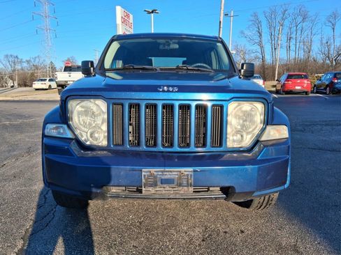 Used 2009 Jeep Liberty Sport w/ Popular Equipment Group image 2