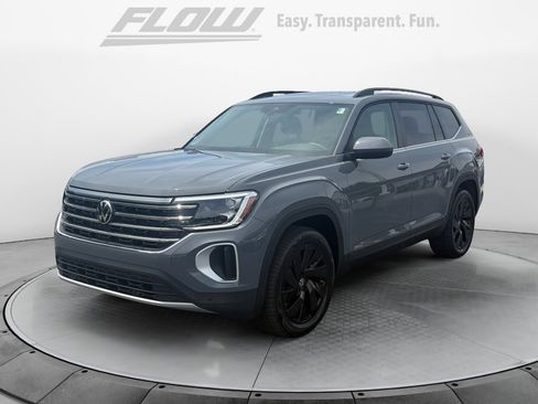 New 2026 Volkswagen Atlas SE FWD image 3