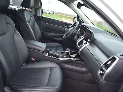 Certified 2023 Kia Sorento SX image 12