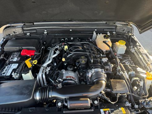 Used 2023 Jeep Gladiator Sport w/ Trailer Tow Package image 28