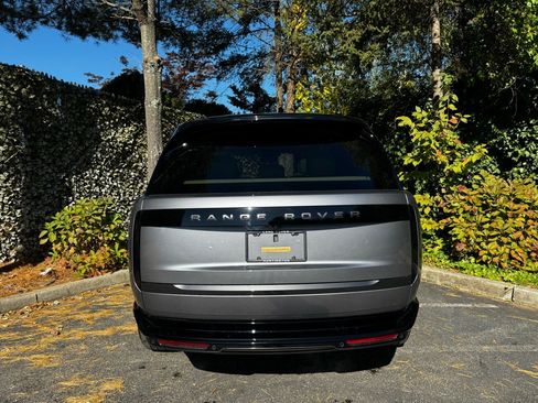New 2025 Land Rover Range Rover SE image 6